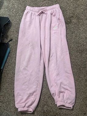 Nike Sportswear Essential Fleece Pants Pink Small